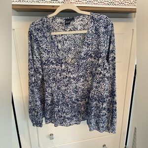 Gap flowy blouse like new